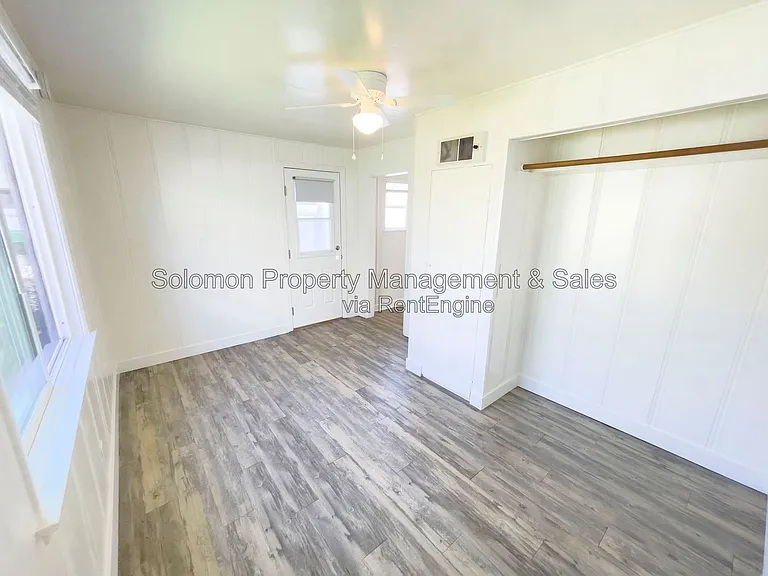 143 1/2 S Myers St — Photo 4