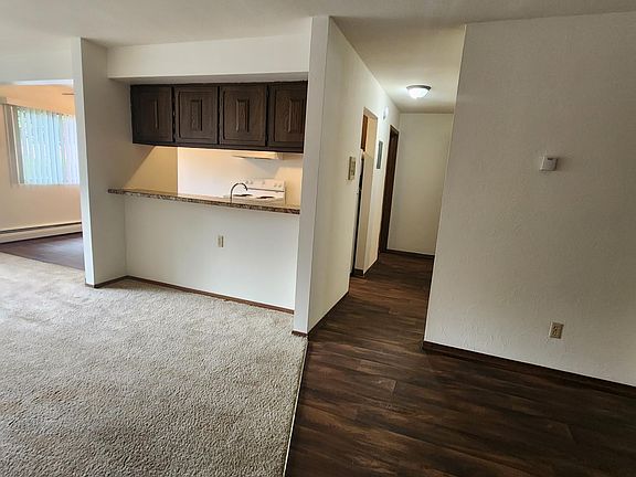 2nd image of 1940 Marshall Ave APT 20