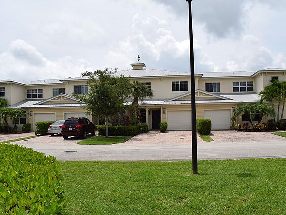 3rd image of 2605 Creekside Dr