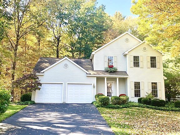 2nd image of 26 Leonardo Dr