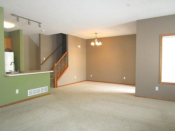 5th image of 5015 Garland Ln N Unit 1-F