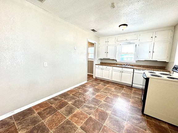 3rd image of 2421 22nd St #2421