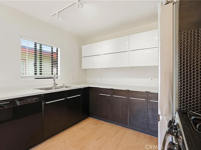 4971 Kester Ave #4 — Photo 13