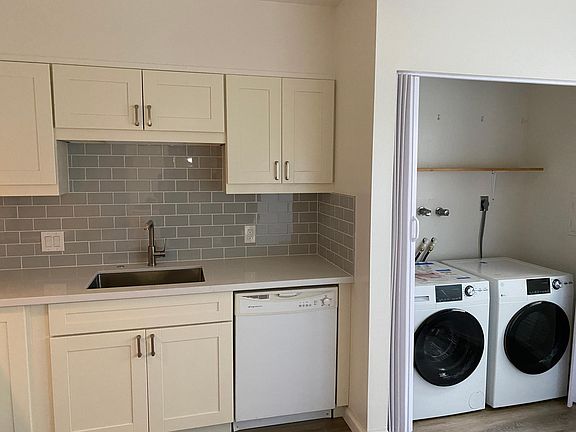 3rd image of 520 Bartlett St APT 3