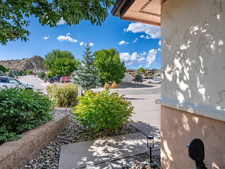 340 Castle Ridge Dr — Photo 15