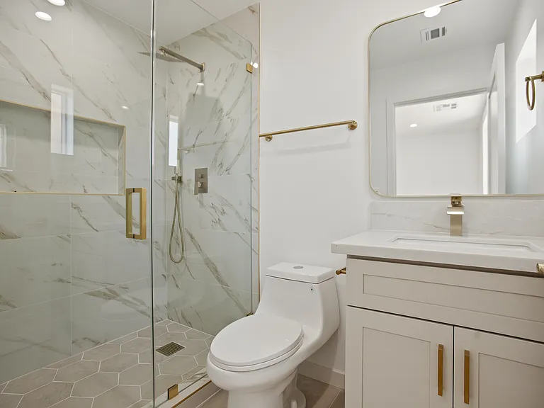 11502 Valjean Ave — Photo 11
