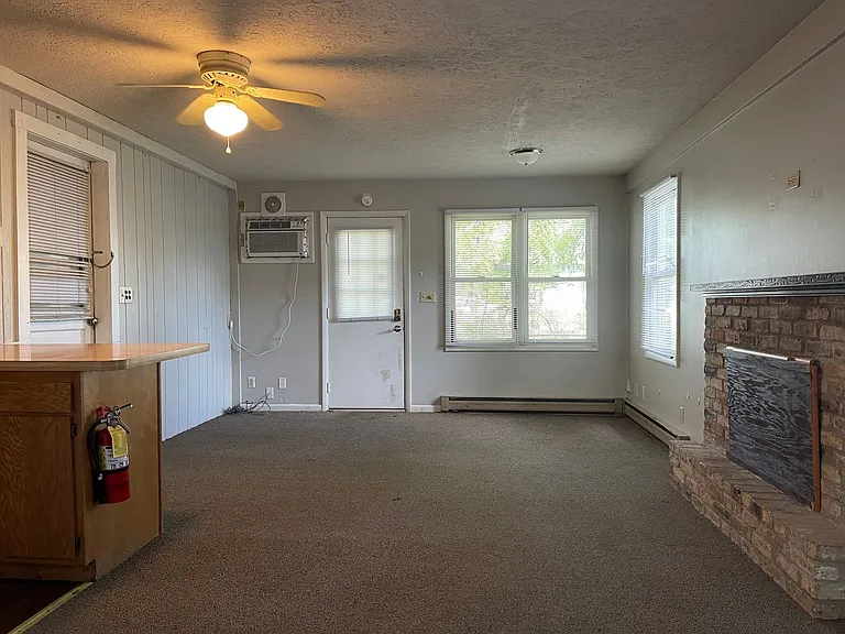 Preleasing For August! Close To Campus — Photo 6