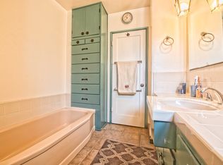 16601 Runnymede St, Van Nuys, CA 91406