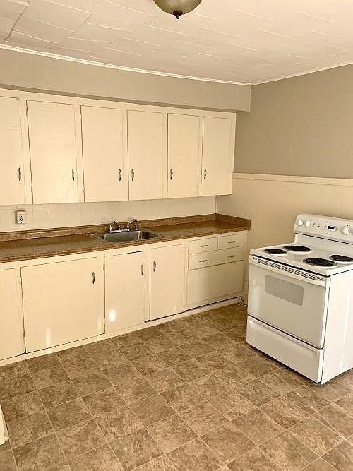 2nd image of 20 Orange St APT 5