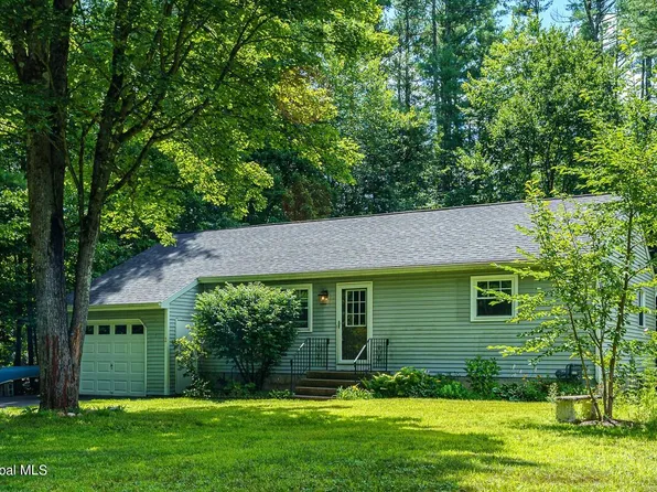 2 Palmer Terrace, Gansevoort, NY 12831