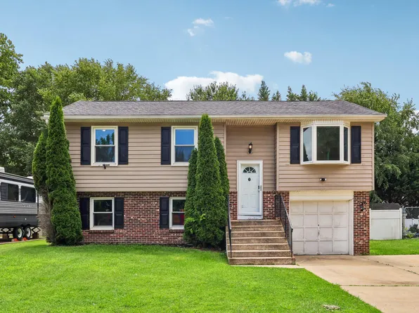 36 Garvey Ln, Newark, DE 19702