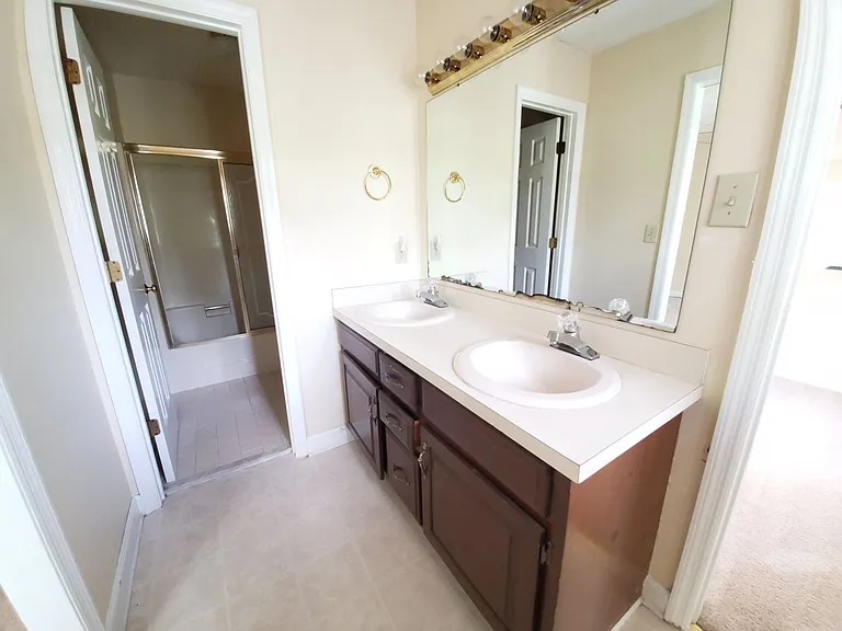 3508 Gowan Ln — Photo 7