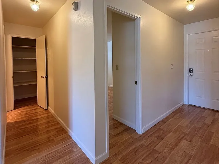 3837 Woodland Park Ave N #3831 — Photo 9