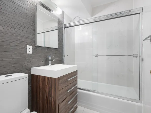 195 Adams Street image 11 of 18