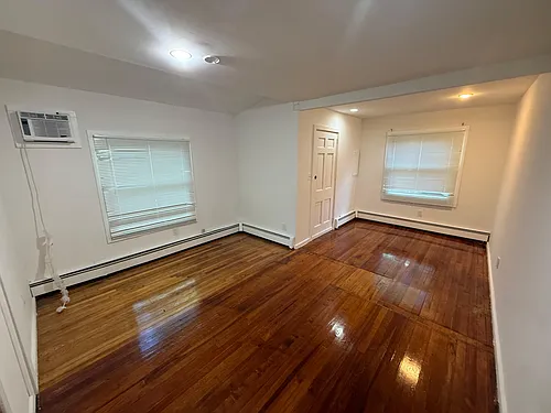 2 Bancroft Ln Photo 1