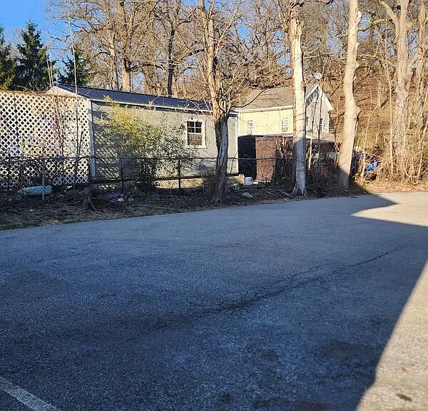 157 N Clinton St #B — Photo 7