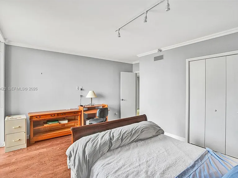 19355 Turnberry Way #8K — Photo 16