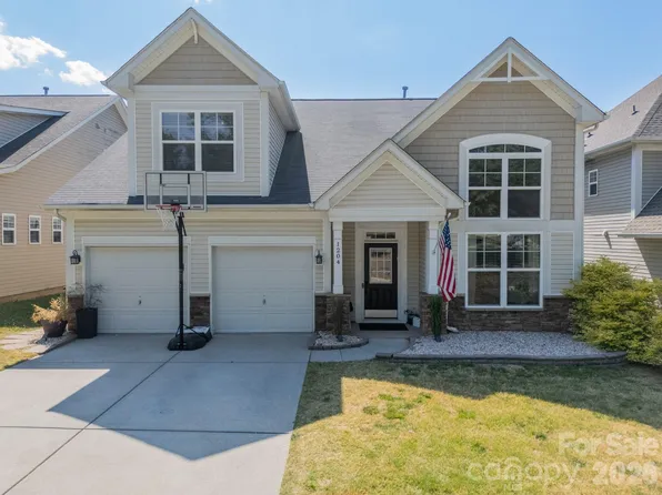 1204 Woodglen Ln, Matthews, NC 28104