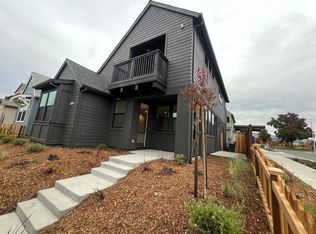 1556 Waterside Ln, Rohnert Park, CA 94928