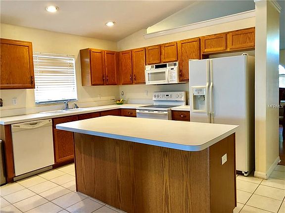 4th image of 31350 Makinaw Ln