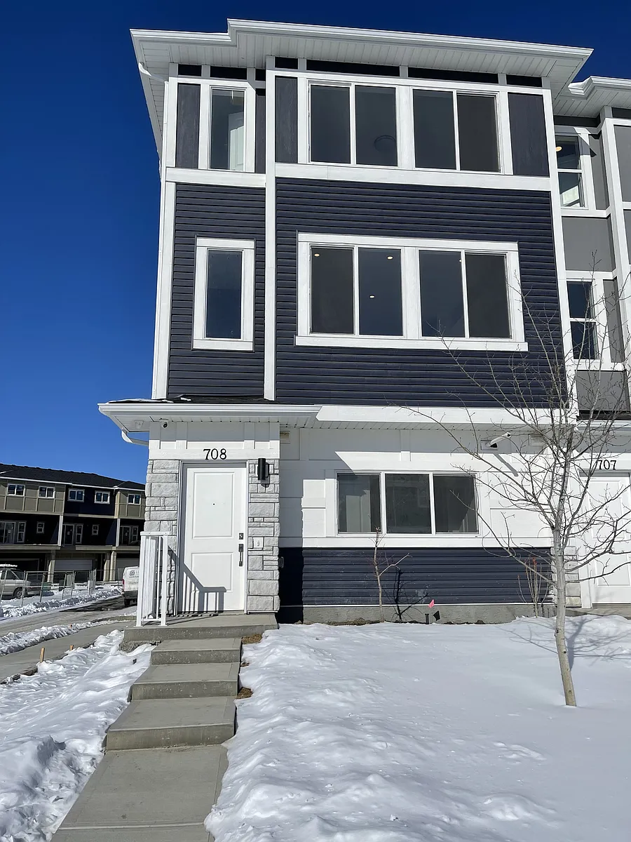 Building Photo - 33 Merganser Dr W