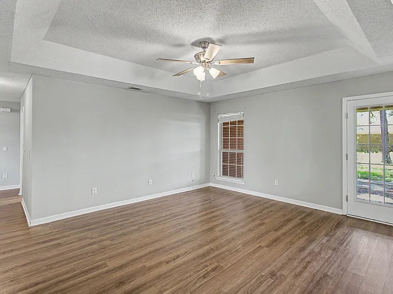 1110 Cornett Ct — Photo 4