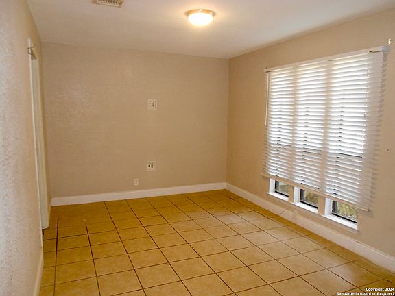 4th image of 8414 TIMBER GLEN ST