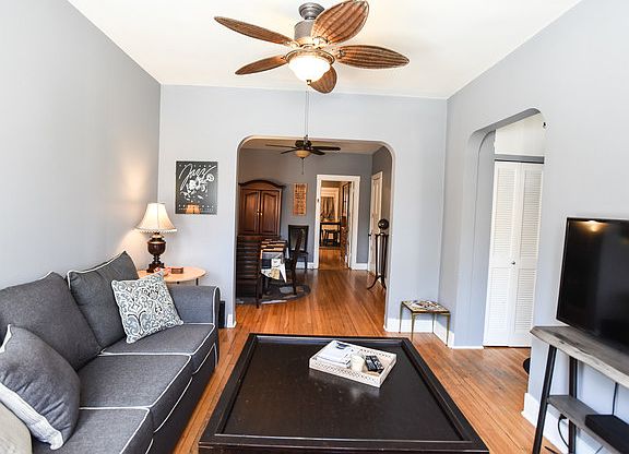3rd image of 5218 N Paulina St #1