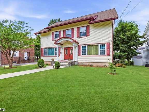2nd image of 569 Berkeley Ave