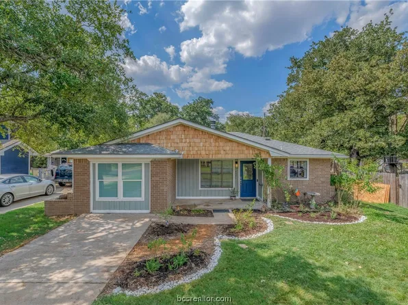 4521 Woodbend Dr, Bryan, TX 77803