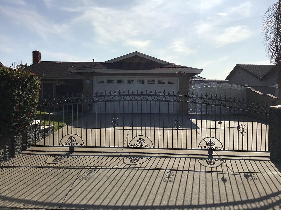 1st image of 623 Zenia Ct