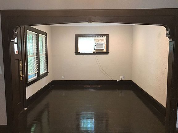 4th image of 952 Lawson Ave E