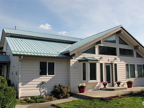 4th image of 223 Empire Lane