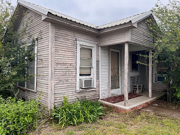 4th image of 101 E Commerce St