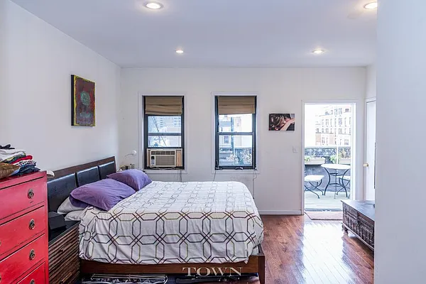 Rented by Town Residential | media 23