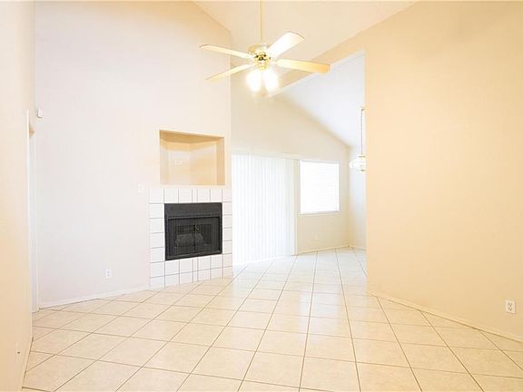 4th image of 4545 Loma Linda Cir
