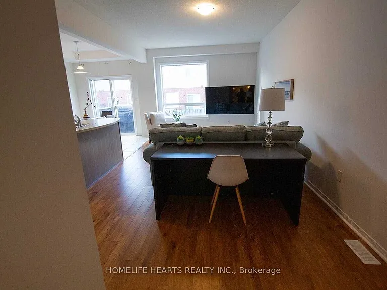 70 Beach Blvd — Photo 31