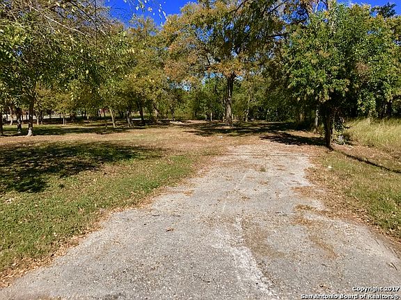 3rd image of 489 Oak Knoll Dr