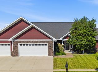2815 Water View Dr, Aberdeen City, SD 57401