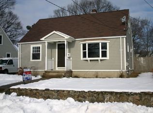 37 Vera St, Warwick, RI 02886