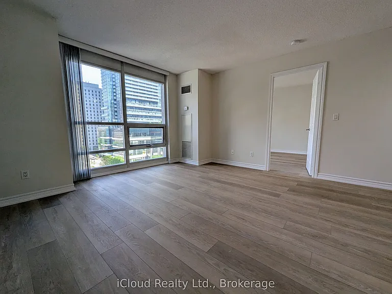 761 Bay St #702 — Photo 28