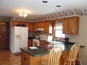 Kitchen with Snack Bar