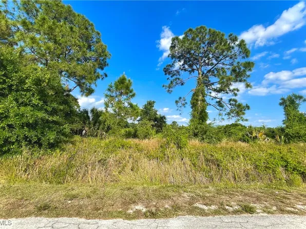 18 Roosevelt Ave, Lehigh Acres, FL 33936