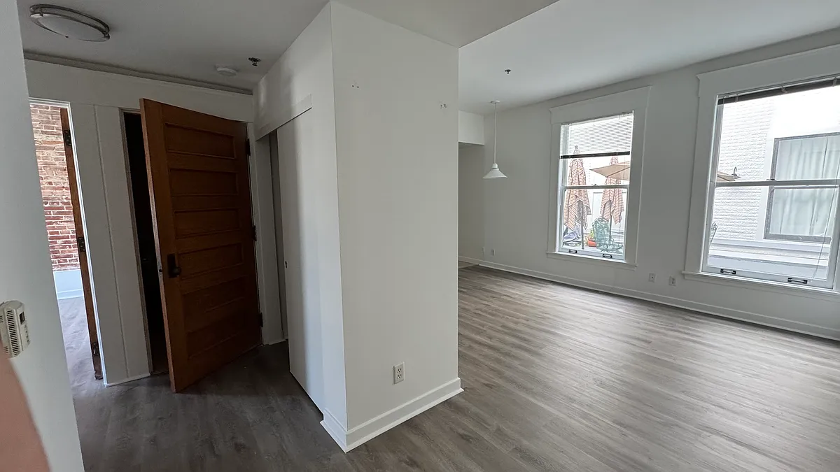 Building Photo - 14 N Fair Oaks Ave #300