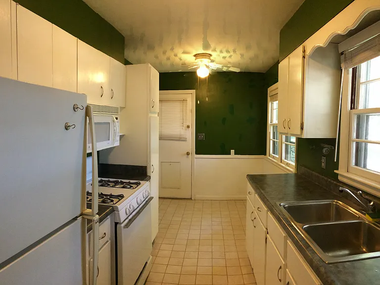 3110 W 71st Ter — Photo 12