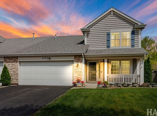 1334 Promontory Dr, Hampshire, IL 60140