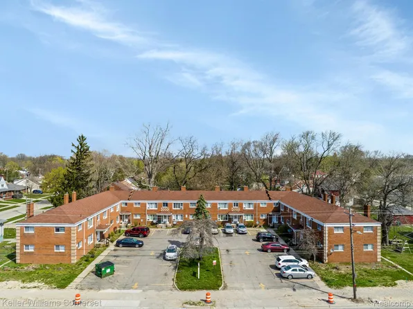 15321 E Nine Mile Rd, Eastpointe, MI 48021