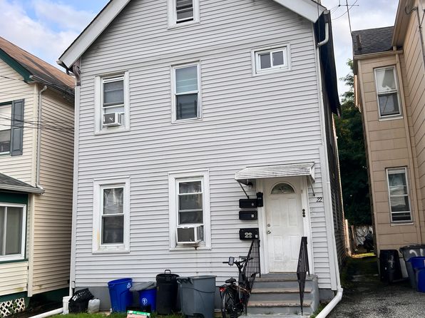 22 Llewellyn Ave #3