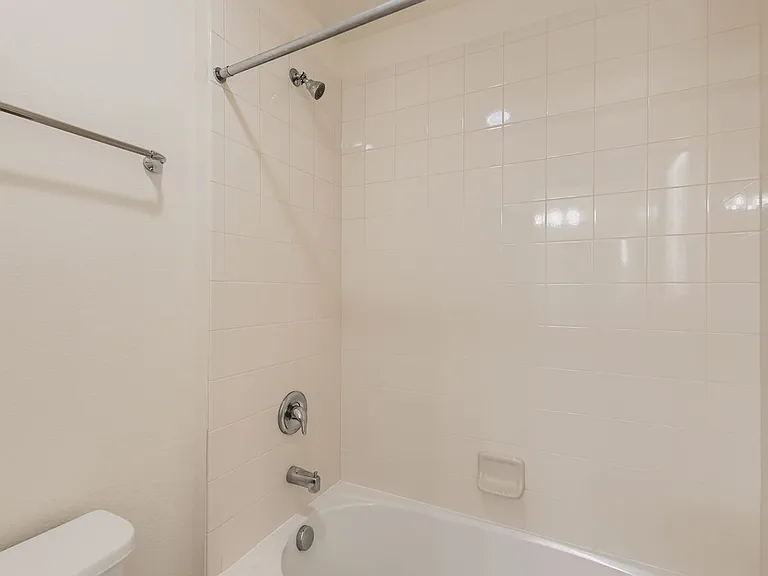 645 W 171st Pl — Photo 4