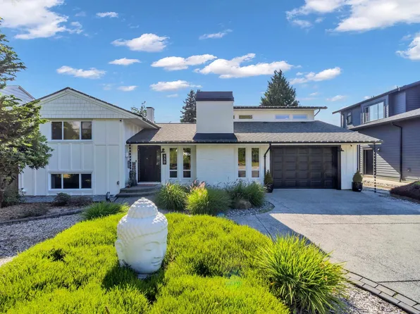 330 Leroy St, Coquitlam, BC V3K 5K6